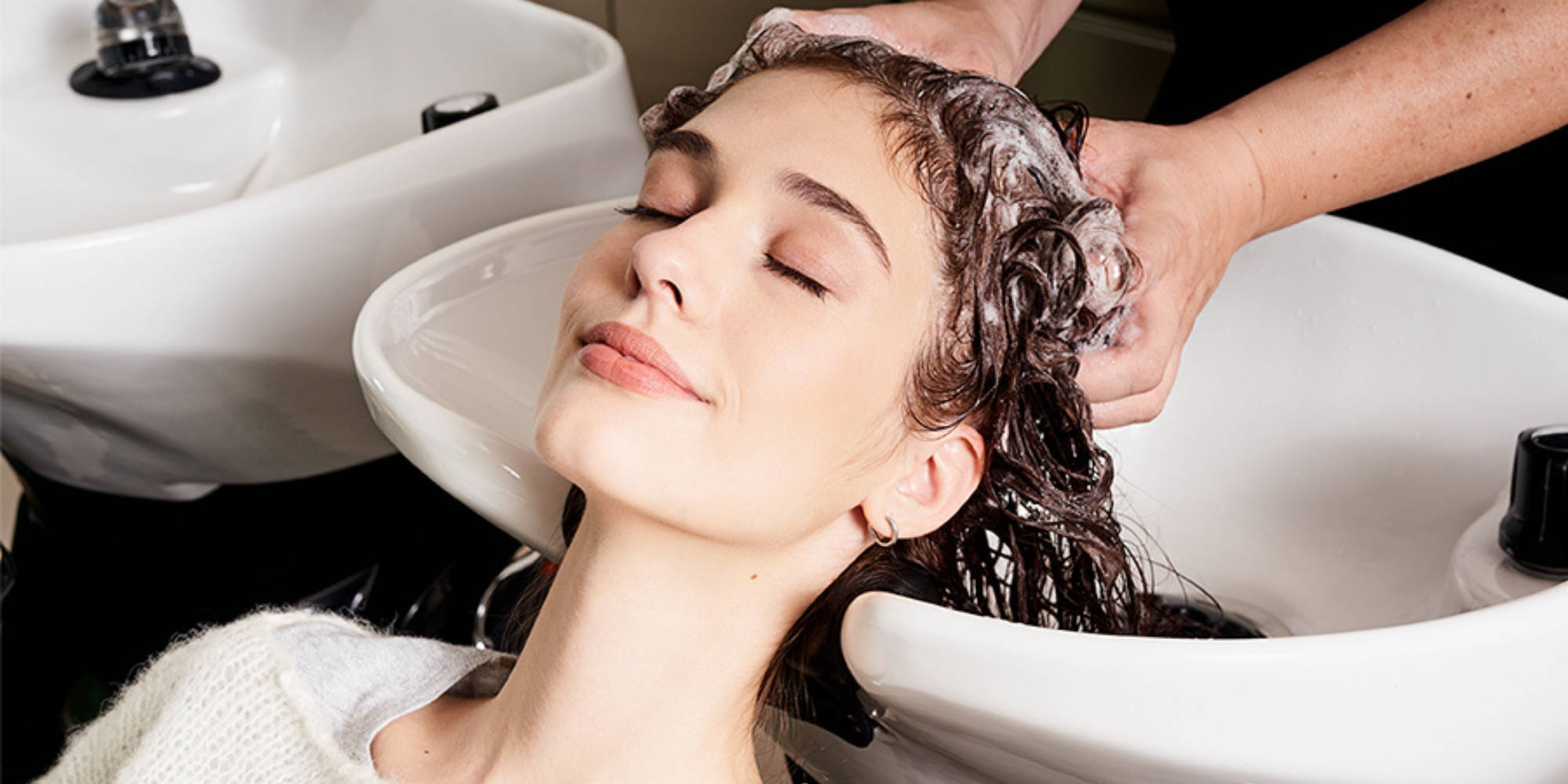 Cheveux gras, que faire ? Causes et solutions Davines France